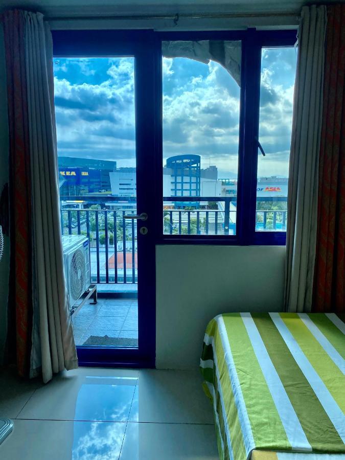Madison'S Place At Sea Moa Manila Esterno foto